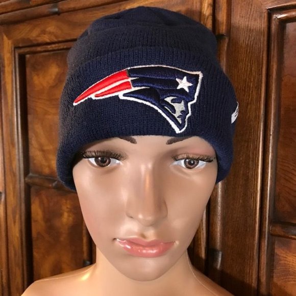 NFL Team Apparel New England Patriots MCMLX Embroidered Fleece Lined Hoodie - Picture 10 of 10